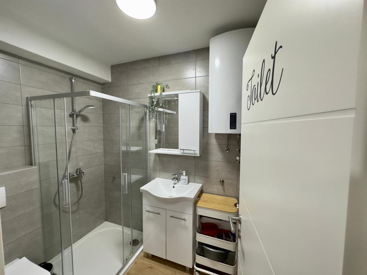 Matek Family & Studio Apartment Rovanjska Eksteriør bilde
