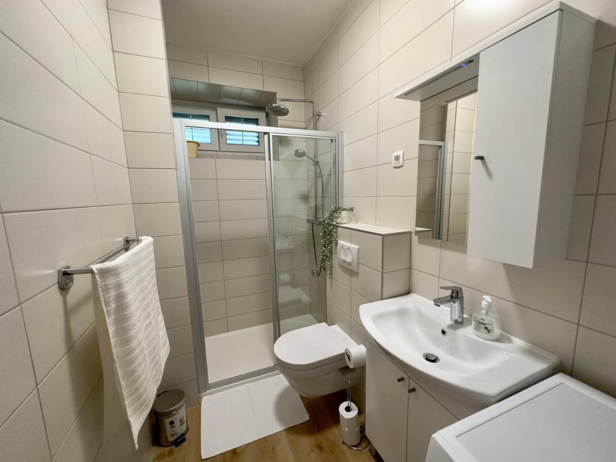 Matek Family & Studio Apartment Rovanjska Eksteriør bilde