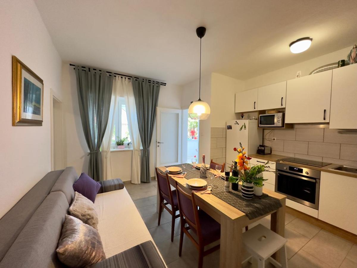 Matek Family & Studio Apartment Rovanjska Eksteriør bilde